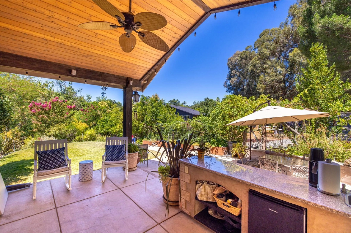 backyard-patio